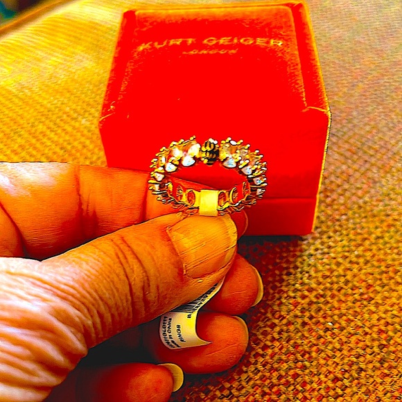 🌺NWTIBKurtGeigerLondonSparklingRhinestonesonesInfinityBand.signatureEagleHeadS:7 - Picture 7 of 10